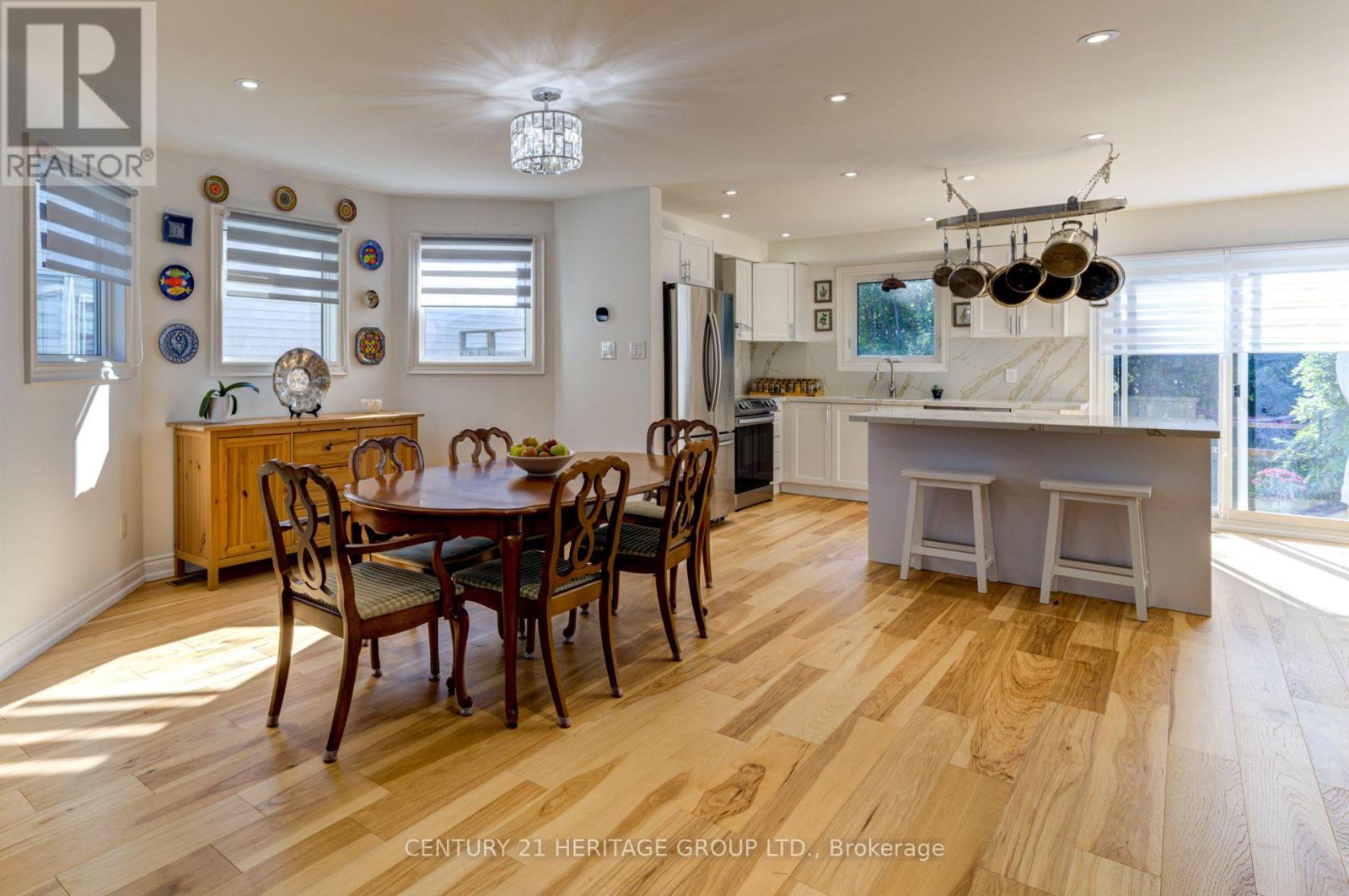 1900 Applewood Avenue, Innisfil, Ontario  L9S 1W2 - Photo 6 - N12423678