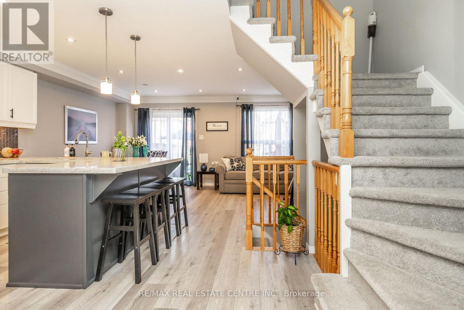 96 Henderson Crescent, New Tecumseth, Ontario  L9R 1Y5 - Photo 6 - N12423698