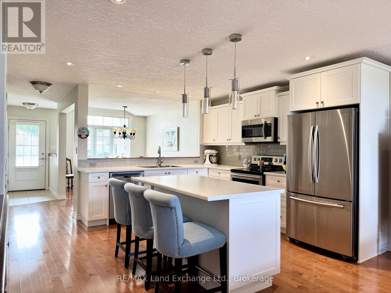 246 Stickel Street, Saugeen Shores, Ontario  N0H 2C1 - Photo 4 - X12423779