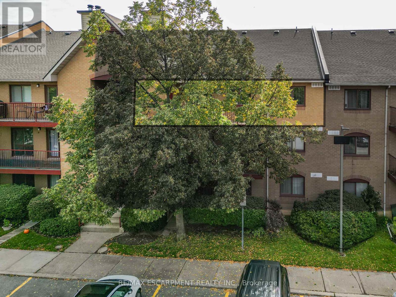 1732 - 1478 Pilgrims Way, Oakville, Ontario  L6M 3G7 - Photo 2 - W12054334