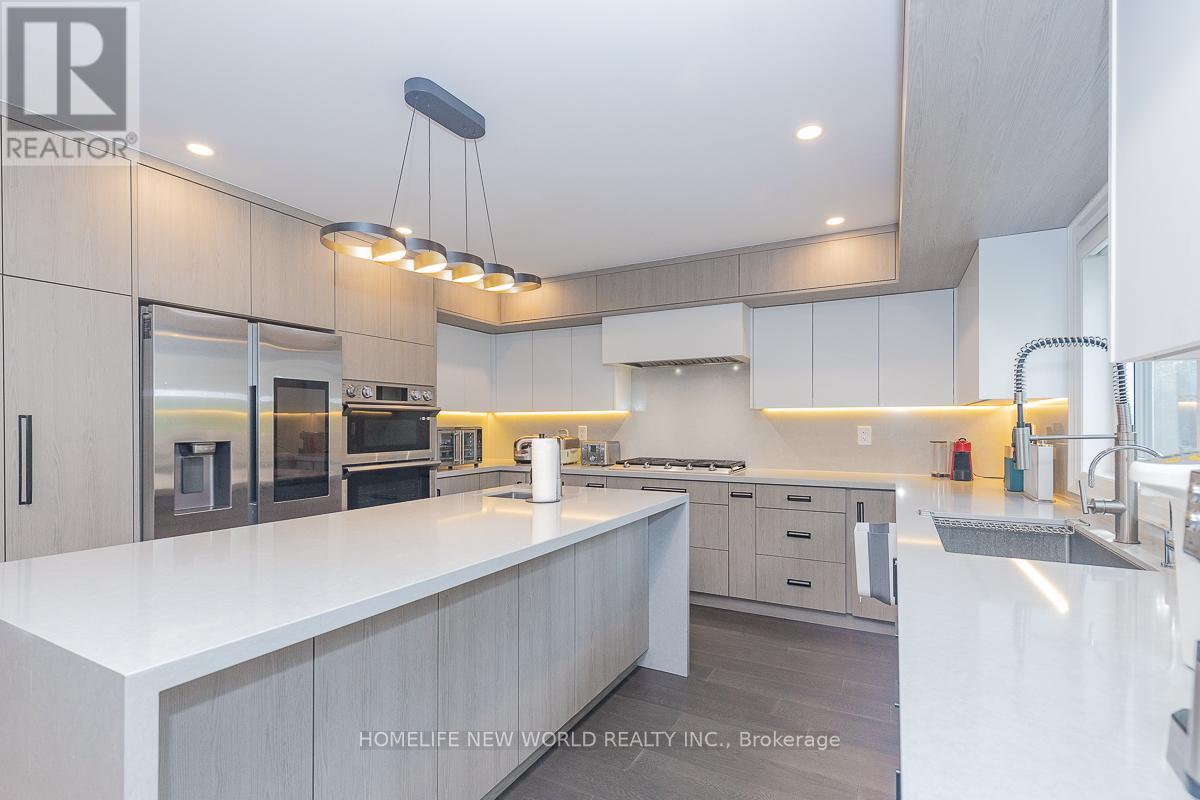 37 Shouldice Court, Toronto (St. Andrew-Windfields), Ontario  M2L 2S3 - Photo 7 - C12416931