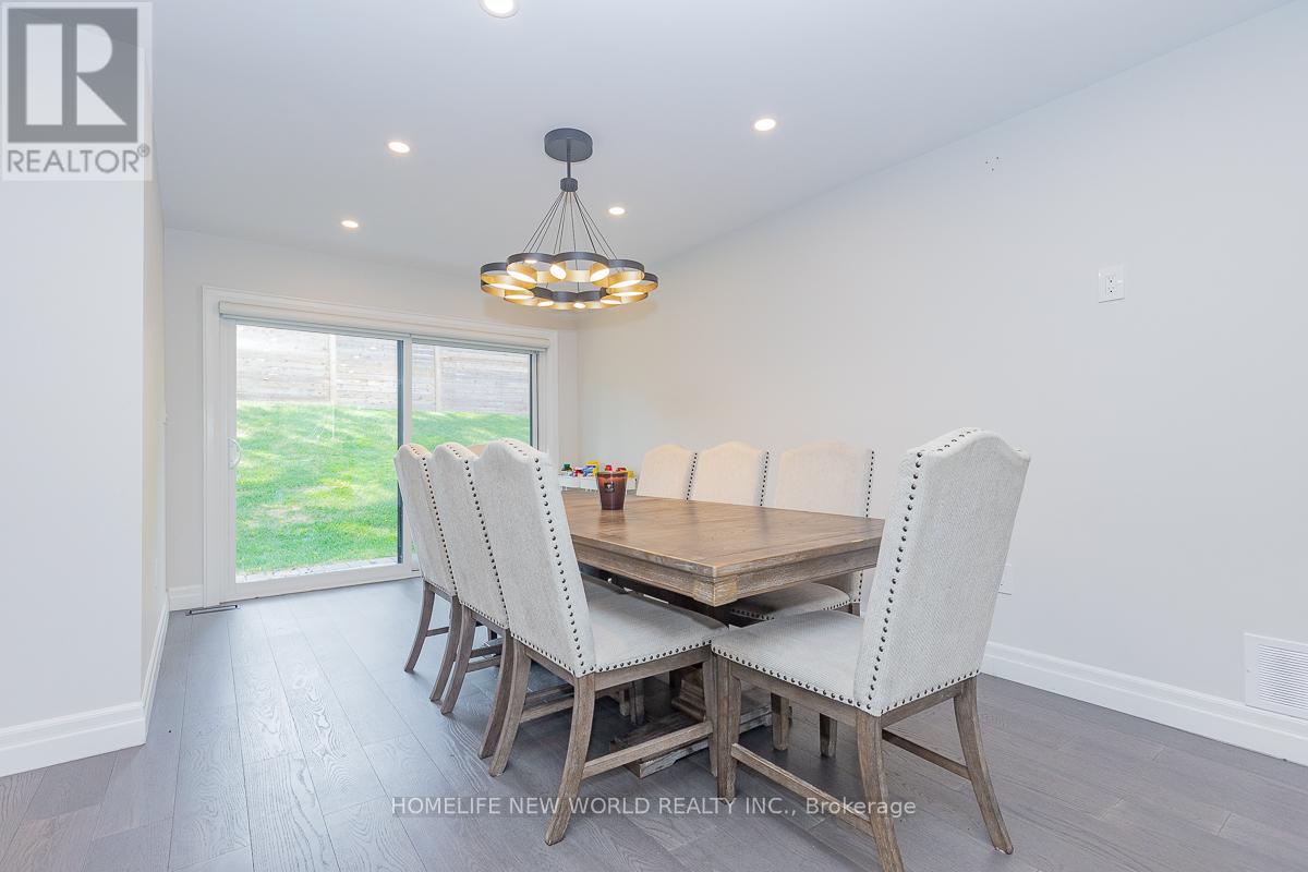37 Shouldice Court, Toronto (St. Andrew-Windfields), Ontario  M2L 2S3 - Photo 8 - C12416931