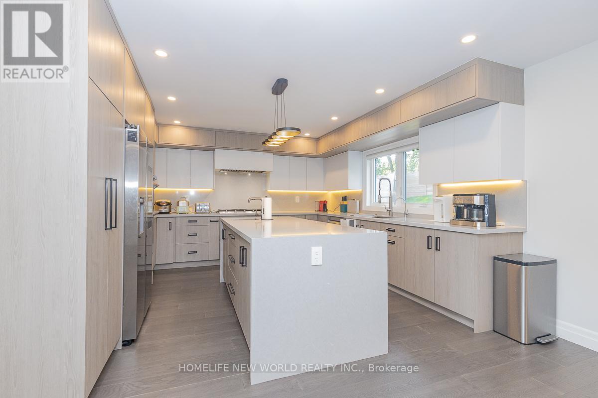 37 Shouldice Court, Toronto (St. Andrew-Windfields), Ontario  M2L 2S3 - Photo 6 - C12416931