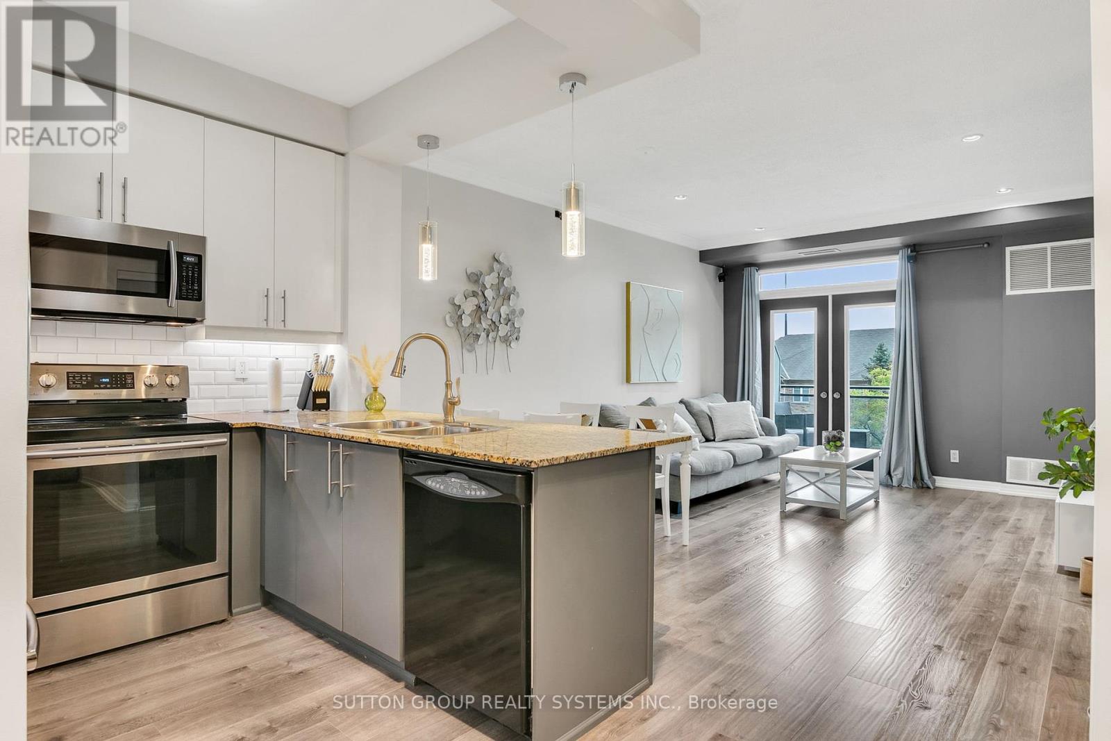 303 - 245 Dalesford Road, Toronto (Stonegate-Queensway), Ontario  M8Y 4H7 - Photo 1 - W12423606