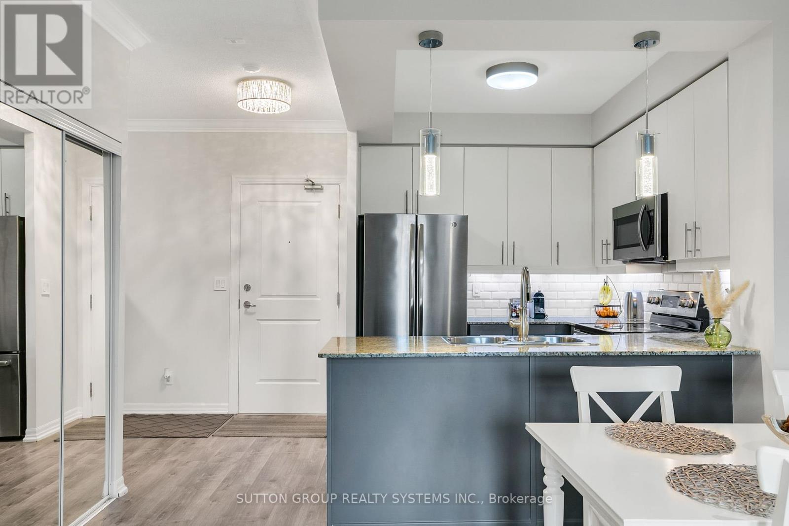 303 - 245 Dalesford Road, Toronto (Stonegate-Queensway), Ontario  M8Y 4H7 - Photo 15 - W12423606