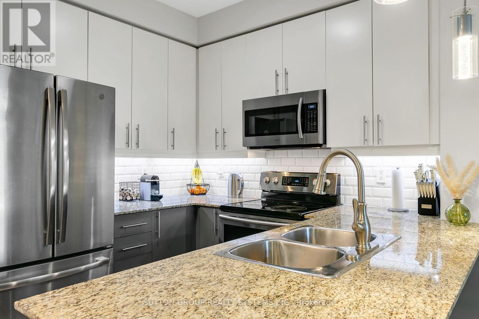303 - 245 Dalesford Road, Toronto (Stonegate-Queensway), Ontario  M8Y 4H7 - Photo 16 - W12423606