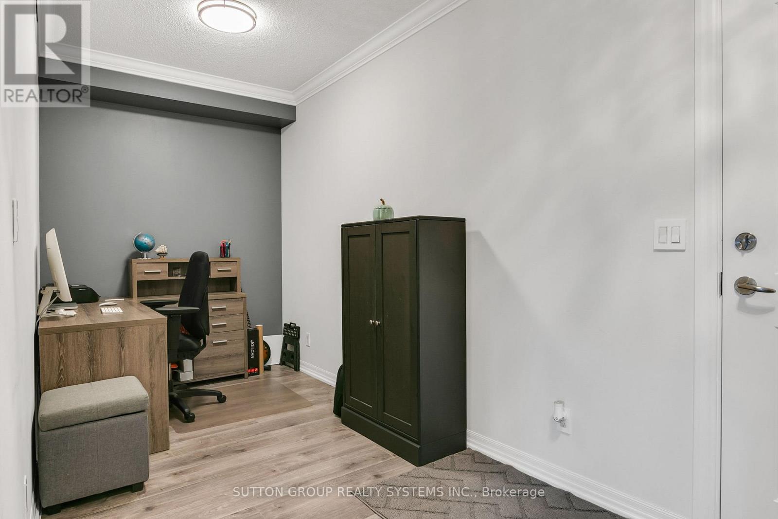 303 - 245 Dalesford Road, Toronto (Stonegate-Queensway), Ontario  M8Y 4H7 - Photo 19 - W12423606