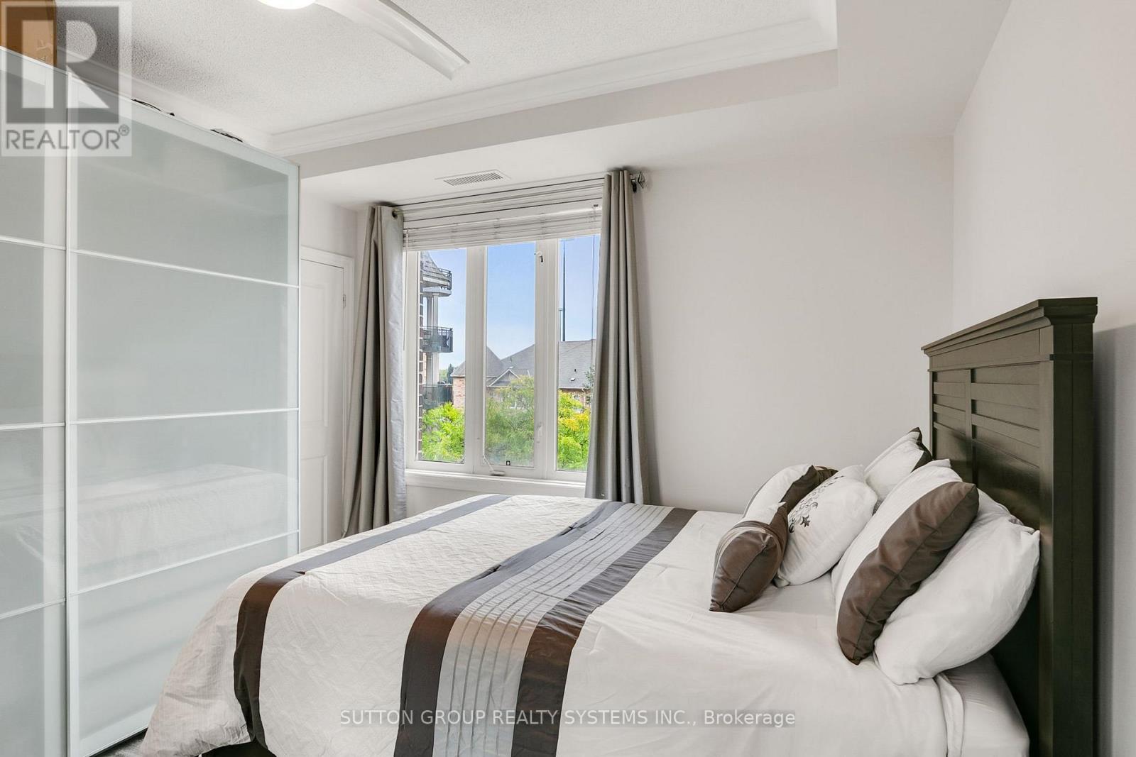 303 - 245 Dalesford Road, Toronto (Stonegate-Queensway), Ontario  M8Y 4H7 - Photo 23 - W12423606