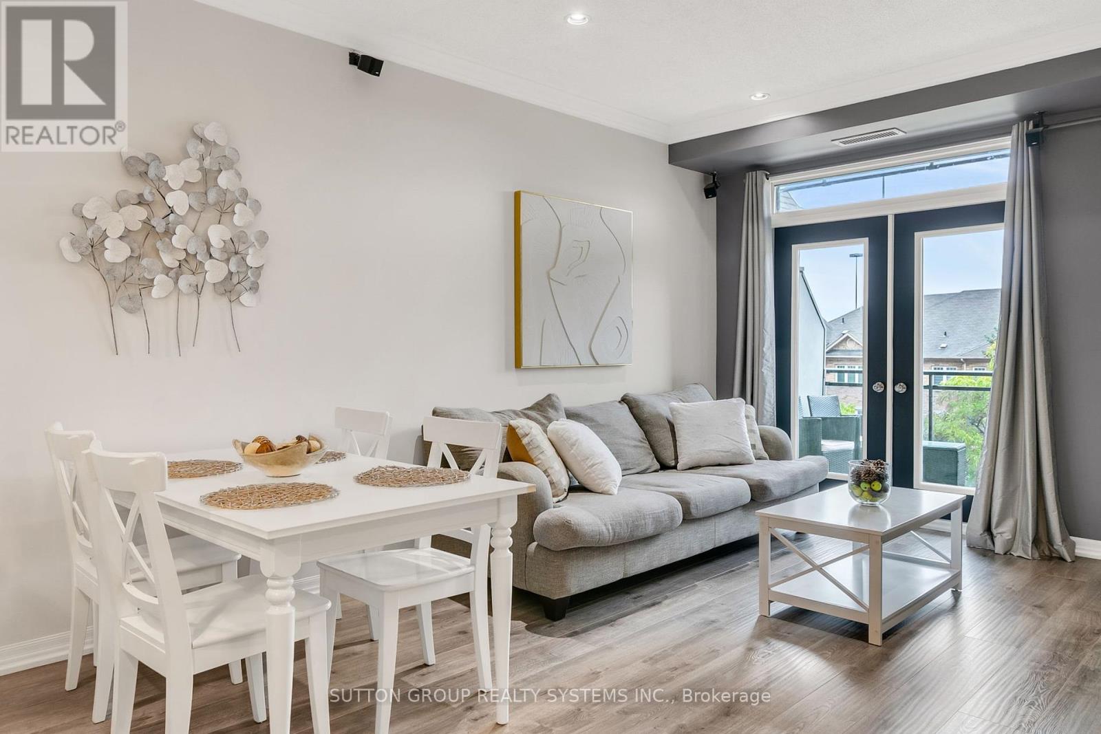 303 - 245 Dalesford Road, Toronto (Stonegate-Queensway), Ontario  M8Y 4H7 - Photo 9 - W12423606