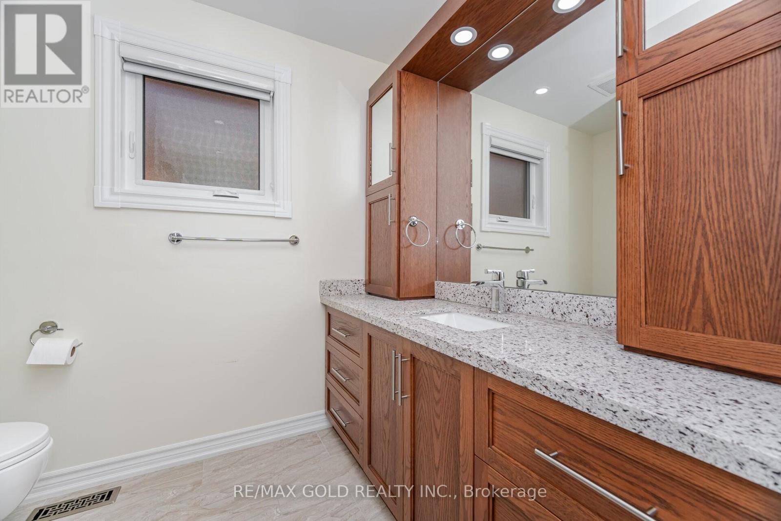 30 Golden Eagle Road, Brampton, Ontario  L6R 1Z4 - Photo 25 - W12423631