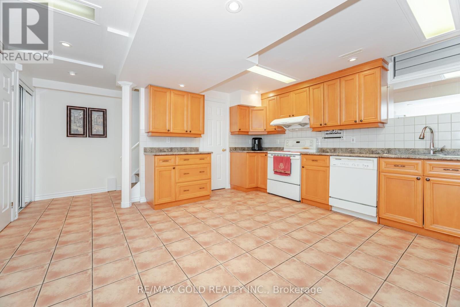 30 Golden Eagle Road, Brampton, Ontario  L6R 1Z4 - Photo 28 - W12423631