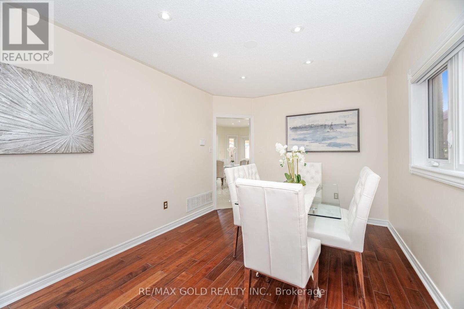 30 Golden Eagle Road, Brampton, Ontario  L6R 1Z4 - Photo 4 - W12423631