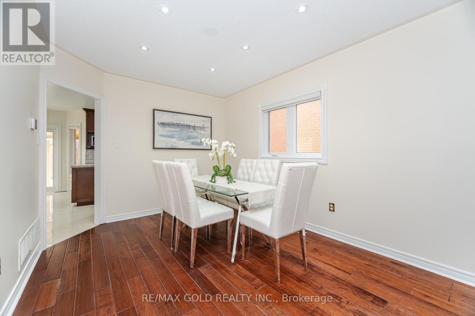 30 Golden Eagle Road, Brampton, Ontario  L6R 1Z4 - Photo 5 - W12423631