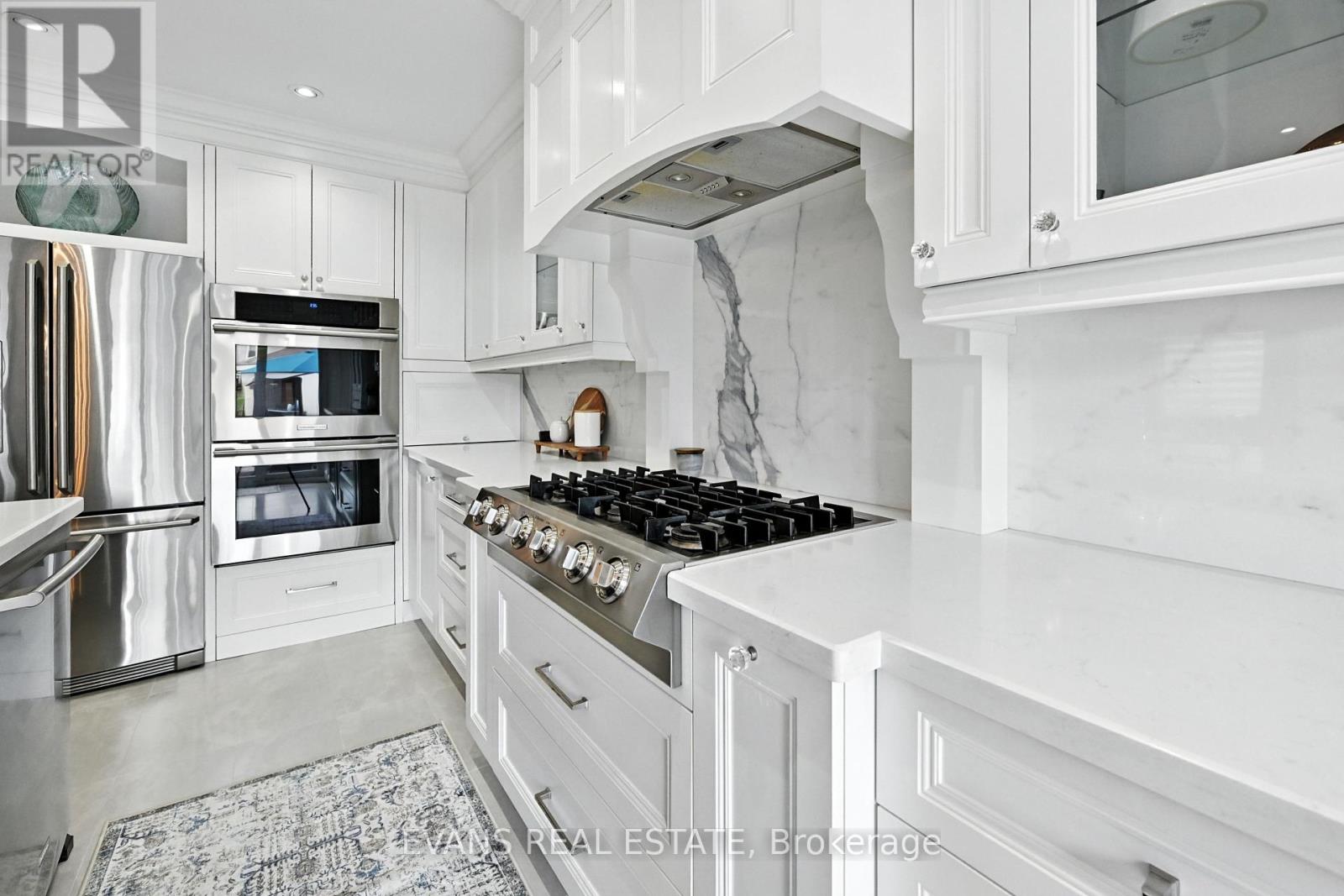 2135 Deer Park Road, Oakville, Ontario  L6M 3X4 - Photo 16 - W12423650