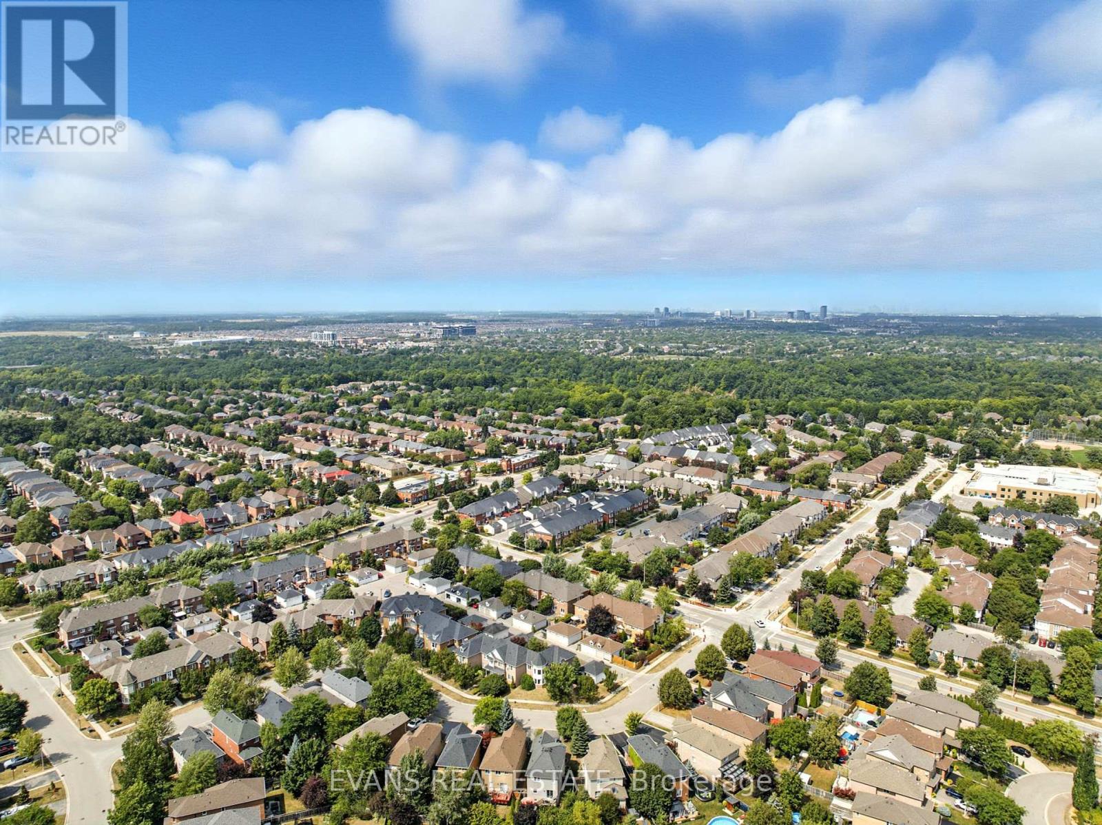 2135 Deer Park Road, Oakville, Ontario  L6M 3X4 - Photo 47 - W12423650