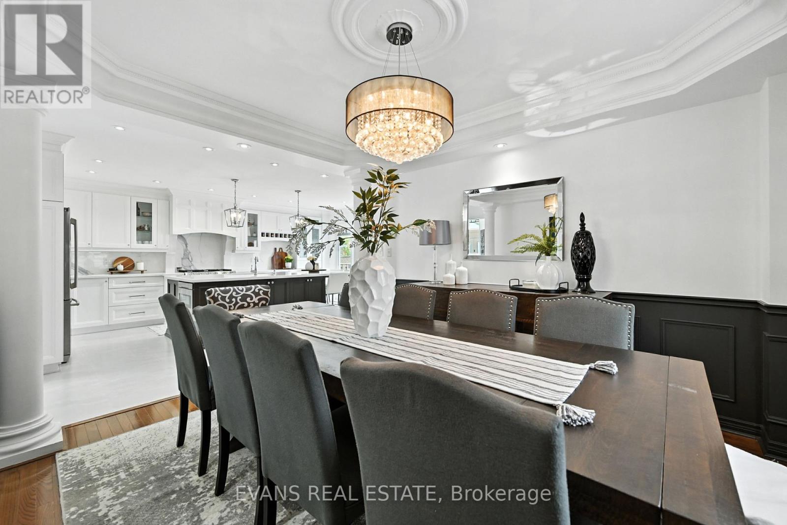 2135 Deer Park Road, Oakville, Ontario  L6M 3X4 - Photo 9 - W12423650