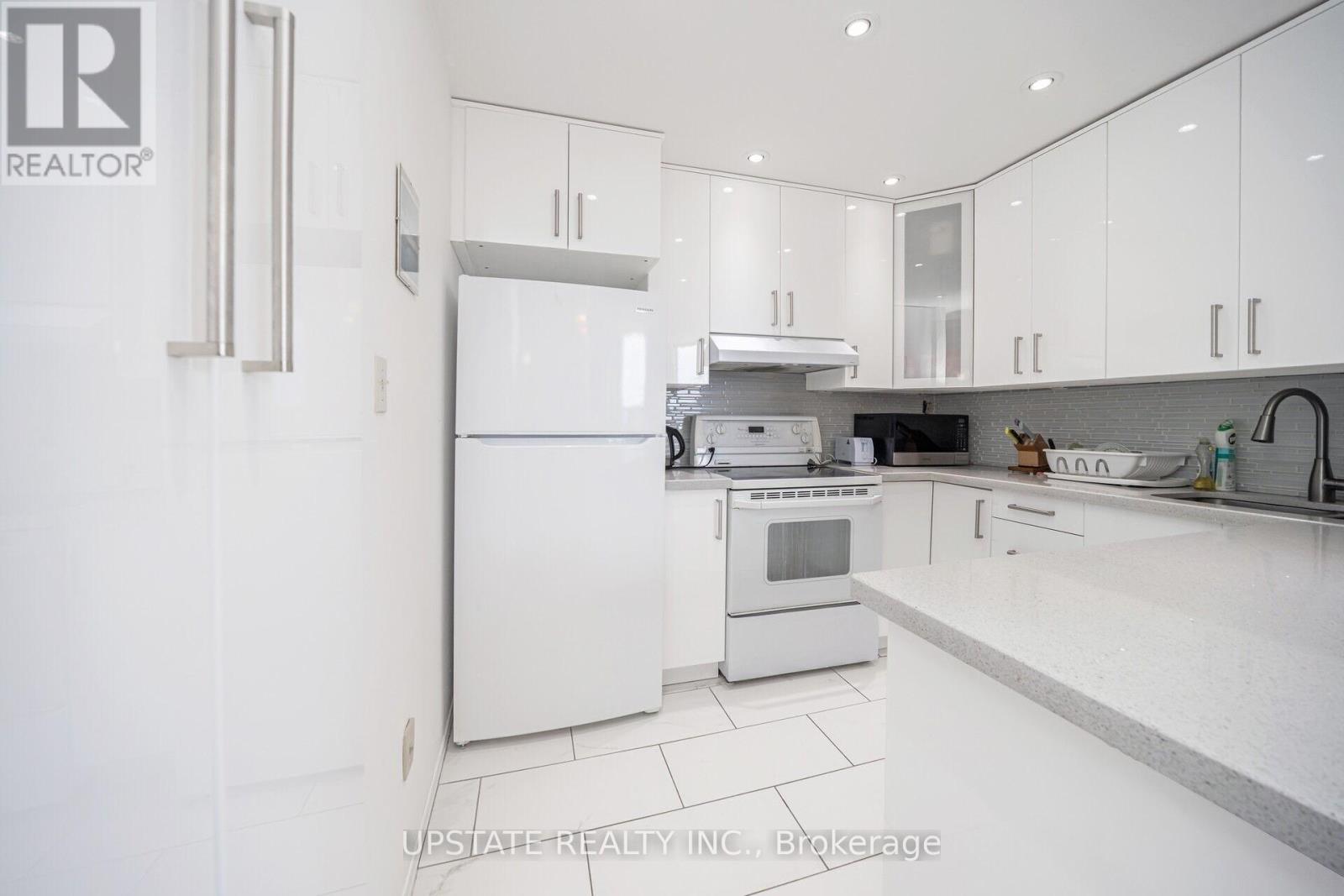 1206 - 25 Agnes Street, Mississauga, Ontario  L5B 3X7 - Photo 18 - W12423693