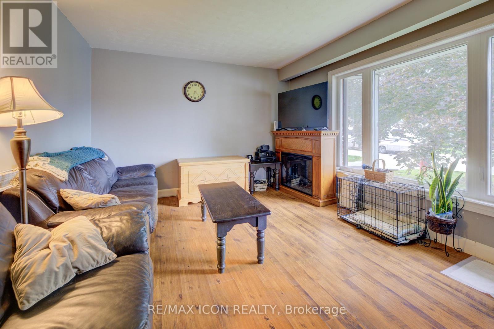 320 William Street, Wellington North, Ontario  N0G 2L3 - Photo 13 - X12423616