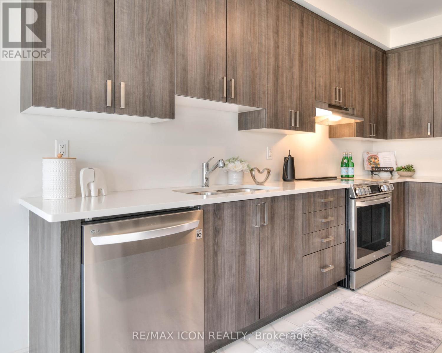 43 Dass Drive W, Centre Wellington, Ontario  N1M 0H9 - Photo 13 - X12423655