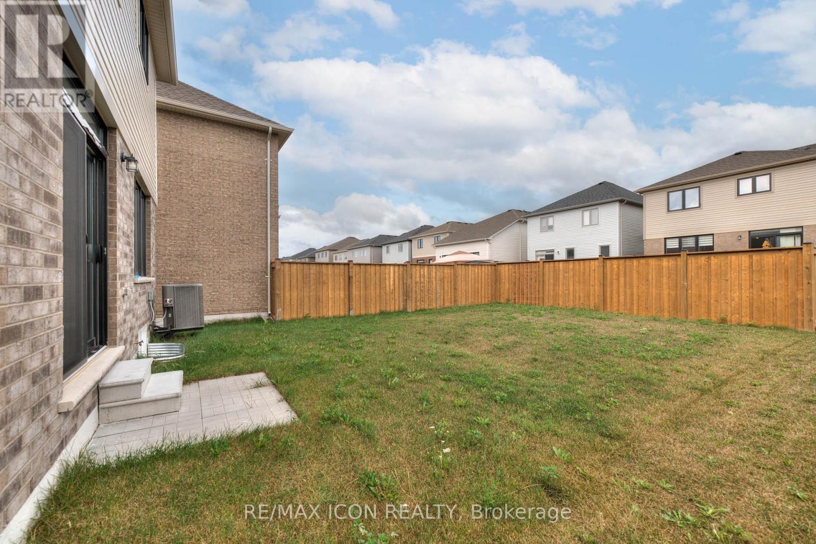 43 Dass Drive W, Centre Wellington, Ontario  N1M 0H9 - Photo 38 - X12423655