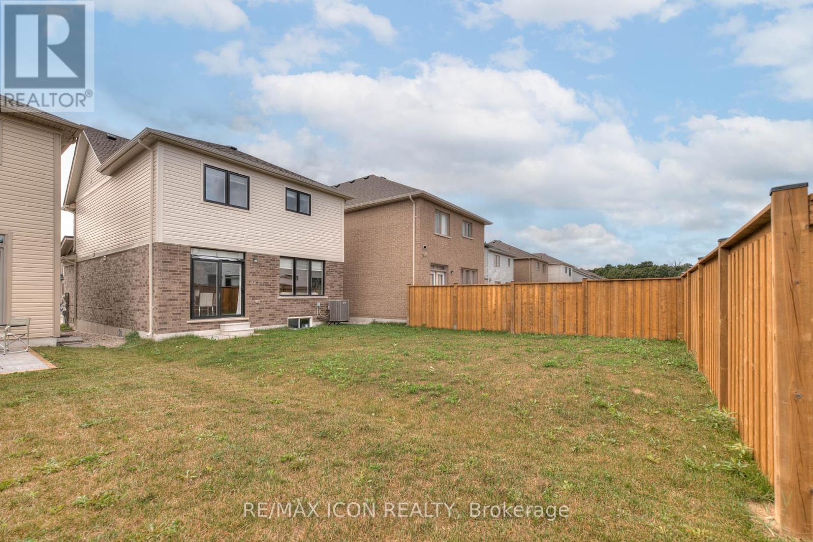 43 Dass Drive W, Centre Wellington, Ontario  N1M 0H9 - Photo 39 - X12423655