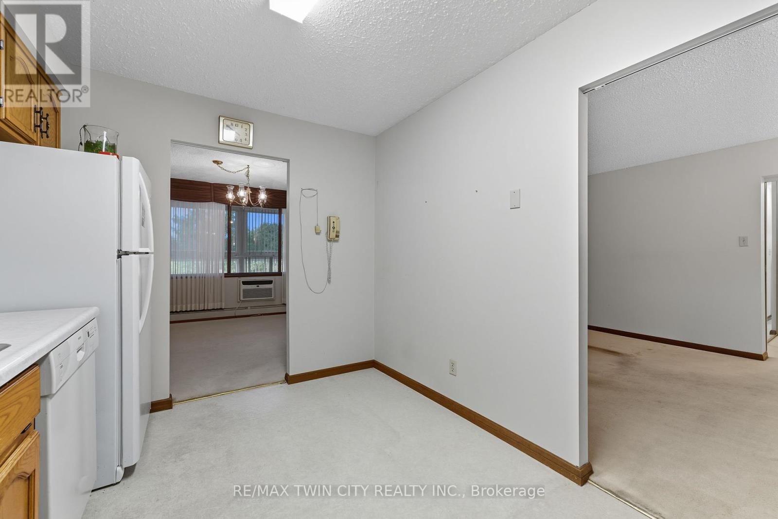 305 - 400 Champlain Boulevard, Cambridge, Ontario  N1R 7J6 - Photo 13 - X12423679