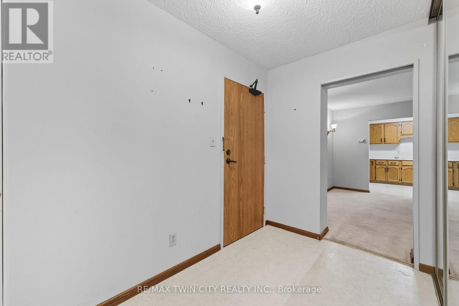 305 - 400 Champlain Boulevard, Cambridge, Ontario  N1R 7J6 - Photo 3 - X12423679