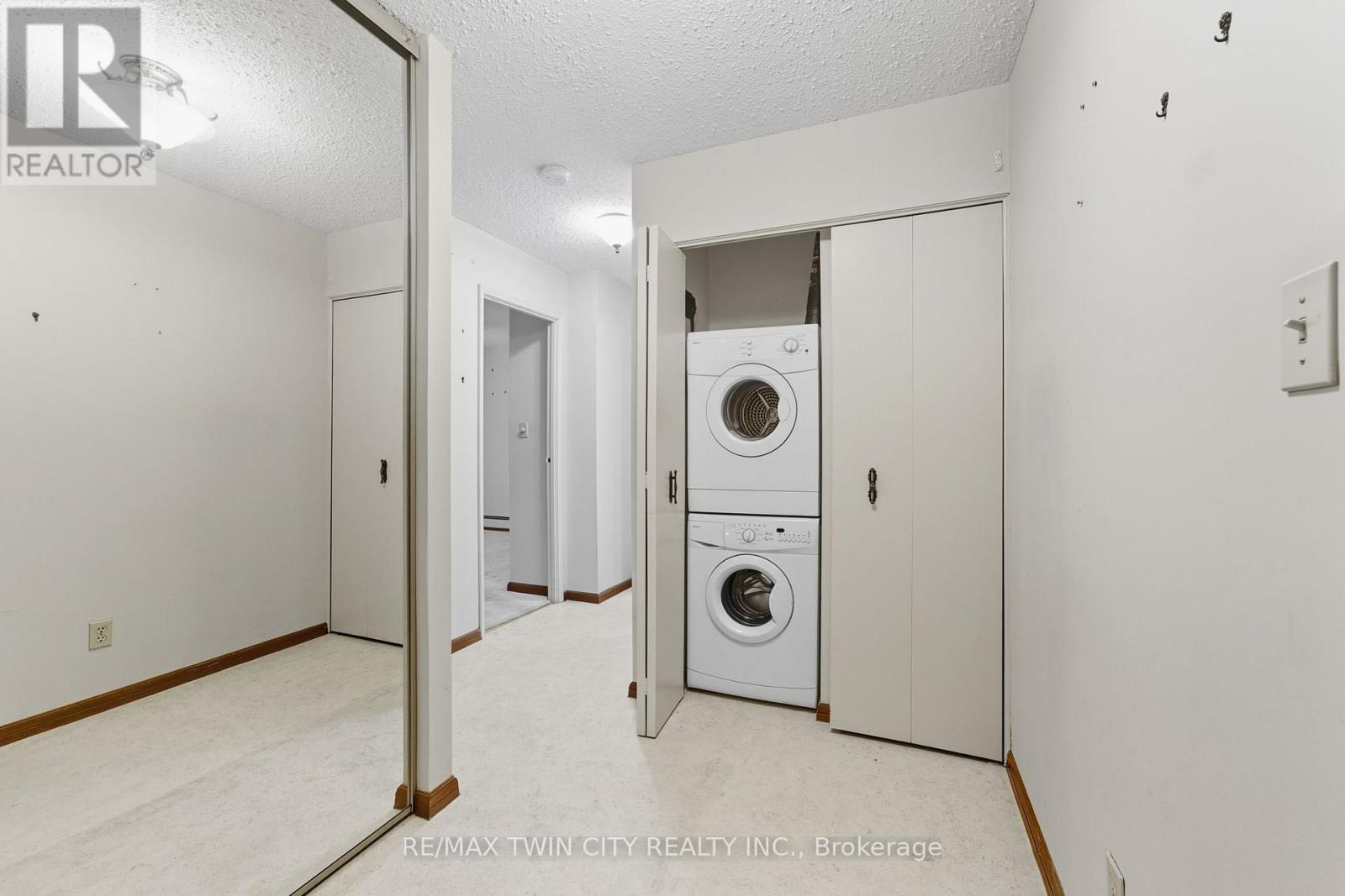 305 - 400 Champlain Boulevard, Cambridge, Ontario  N1R 7J6 - Photo 5 - X12423679