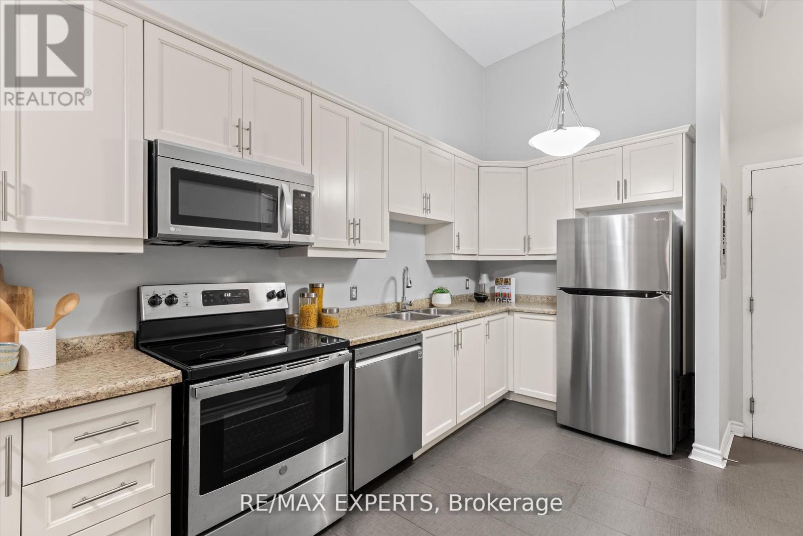 212 - 80 King William Street, Hamilton, Ontario  L8R 0A1 - Photo 4 - X12423682