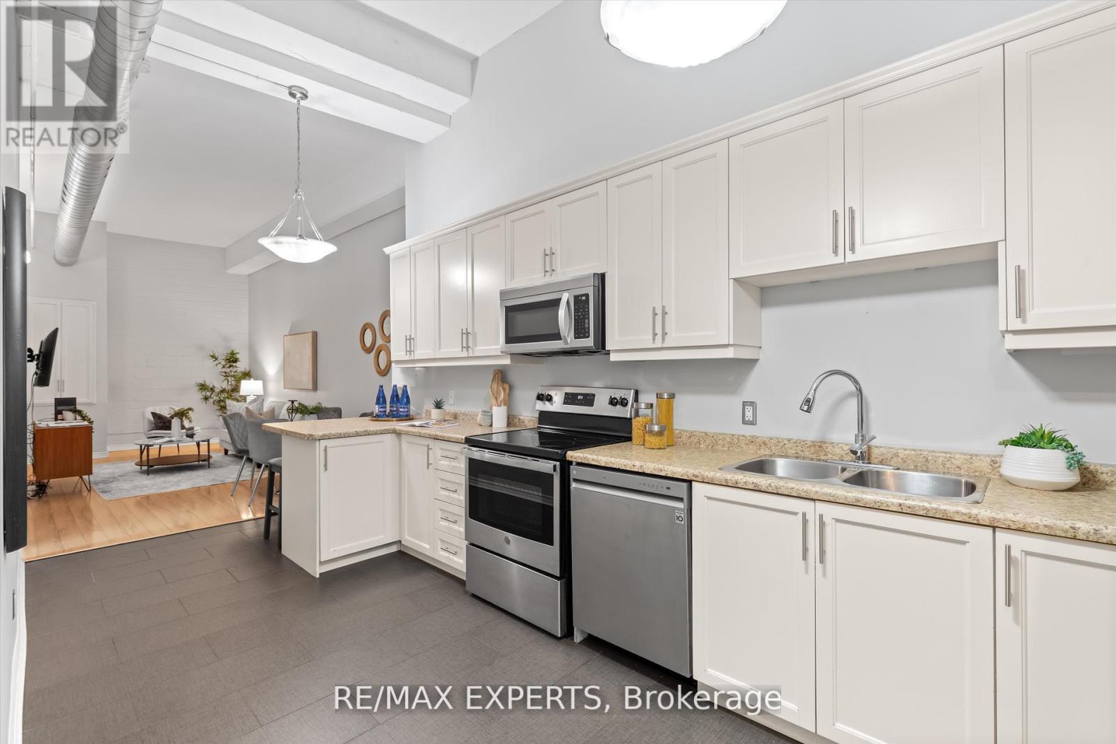 212 - 80 King William Street, Hamilton, Ontario  L8R 0A1 - Photo 5 - X12423682