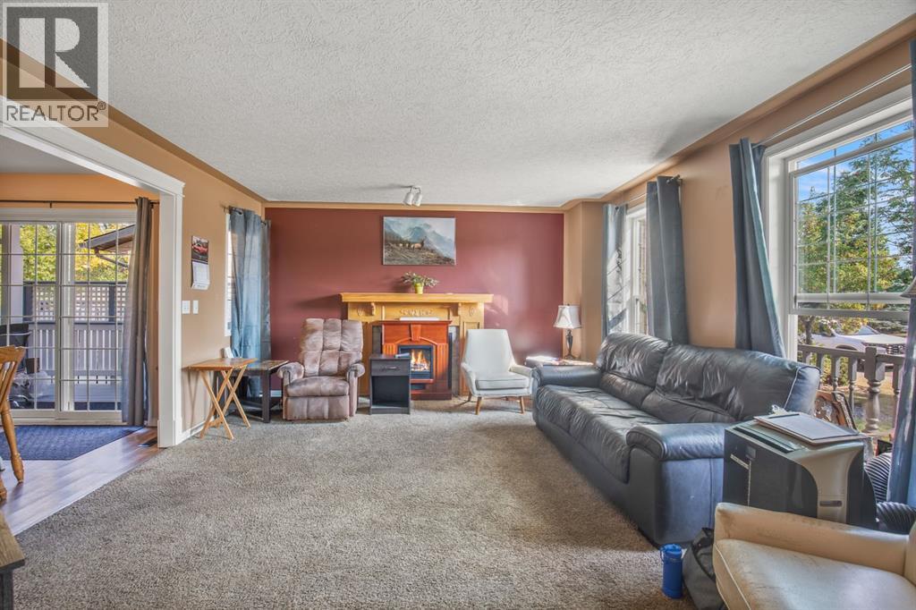4618 55 Avenue, Lacombe, Alberta  T4L 1T7 - Photo 3 - A2256582