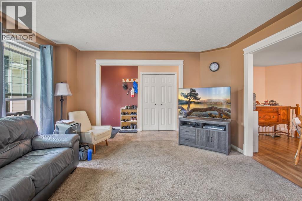 4618 55 Avenue, Lacombe, Alberta  T4L 1T7 - Photo 5 - A2256582