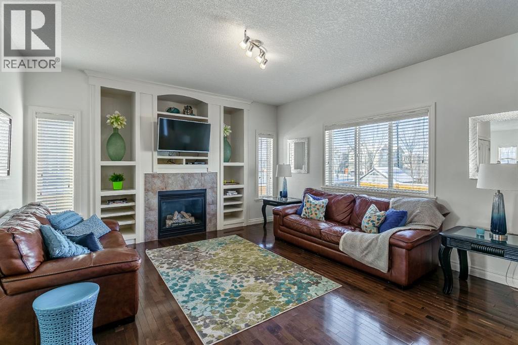 30 Baywater Cape Sw, Airdrie, Alberta  T4B 0B3 - Photo 4 - A2218370