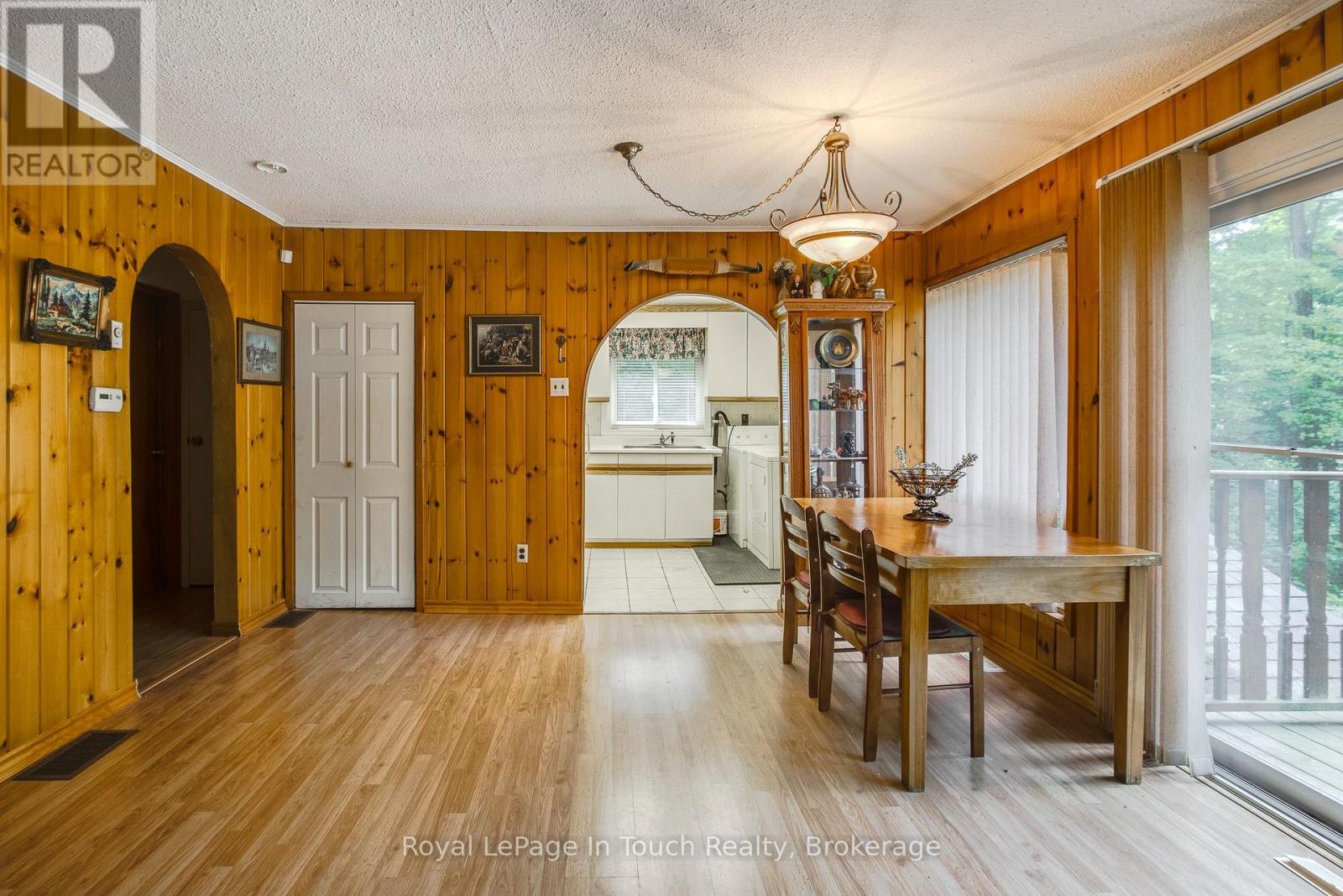 5 Gary Court, Tiny, Ontario  L9M 0H3 - Photo 11 - S12364216