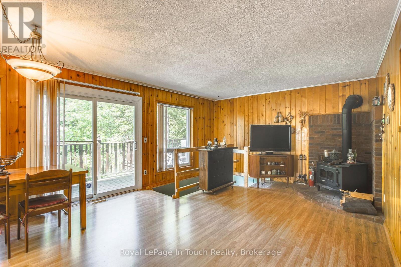 5 Gary Court, Tiny, Ontario  L9M 0H3 - Photo 12 - S12364216