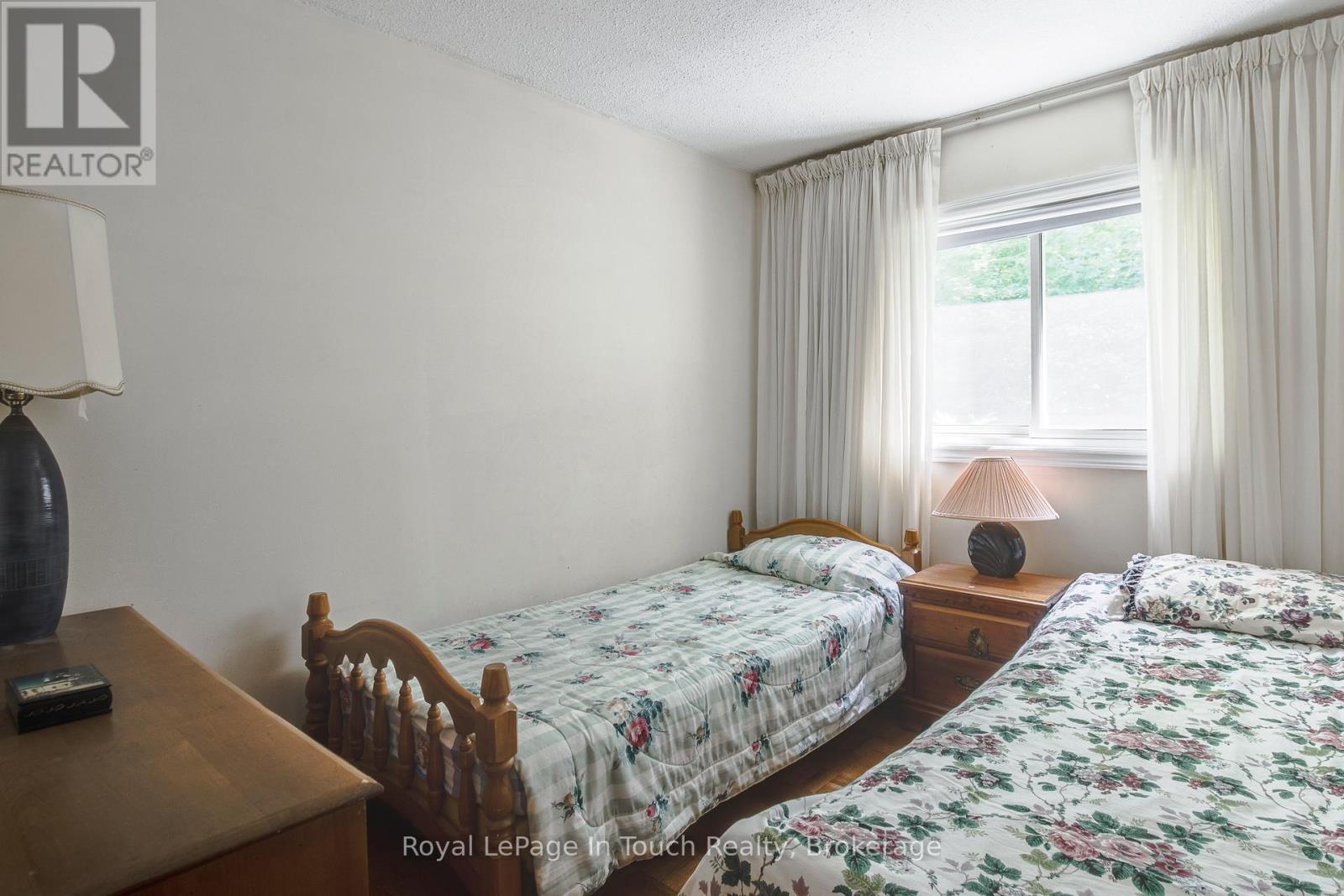 5 Gary Court, Tiny, Ontario  L9M 0H3 - Photo 16 - S12364216