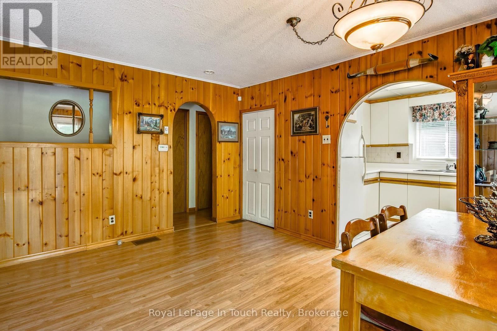 5 Gary Court, Tiny, Ontario  L9M 0H3 - Photo 13 - S12364216