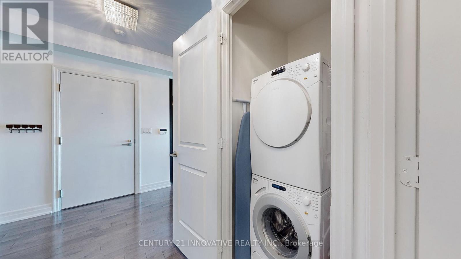 5105 - 8 The Esplanade Avenue, Toronto, Ontario  M5E 0A6 - Photo 10 - C12423710