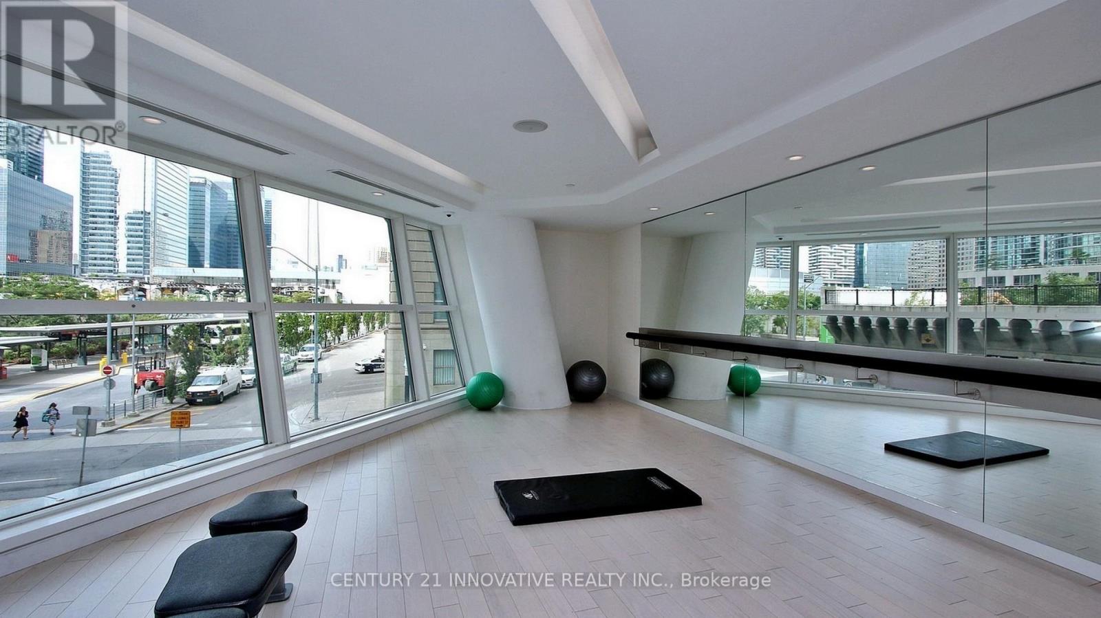 5105 - 8 The Esplanade Avenue, Toronto, Ontario  M5E 0A6 - Photo 15 - C12423710