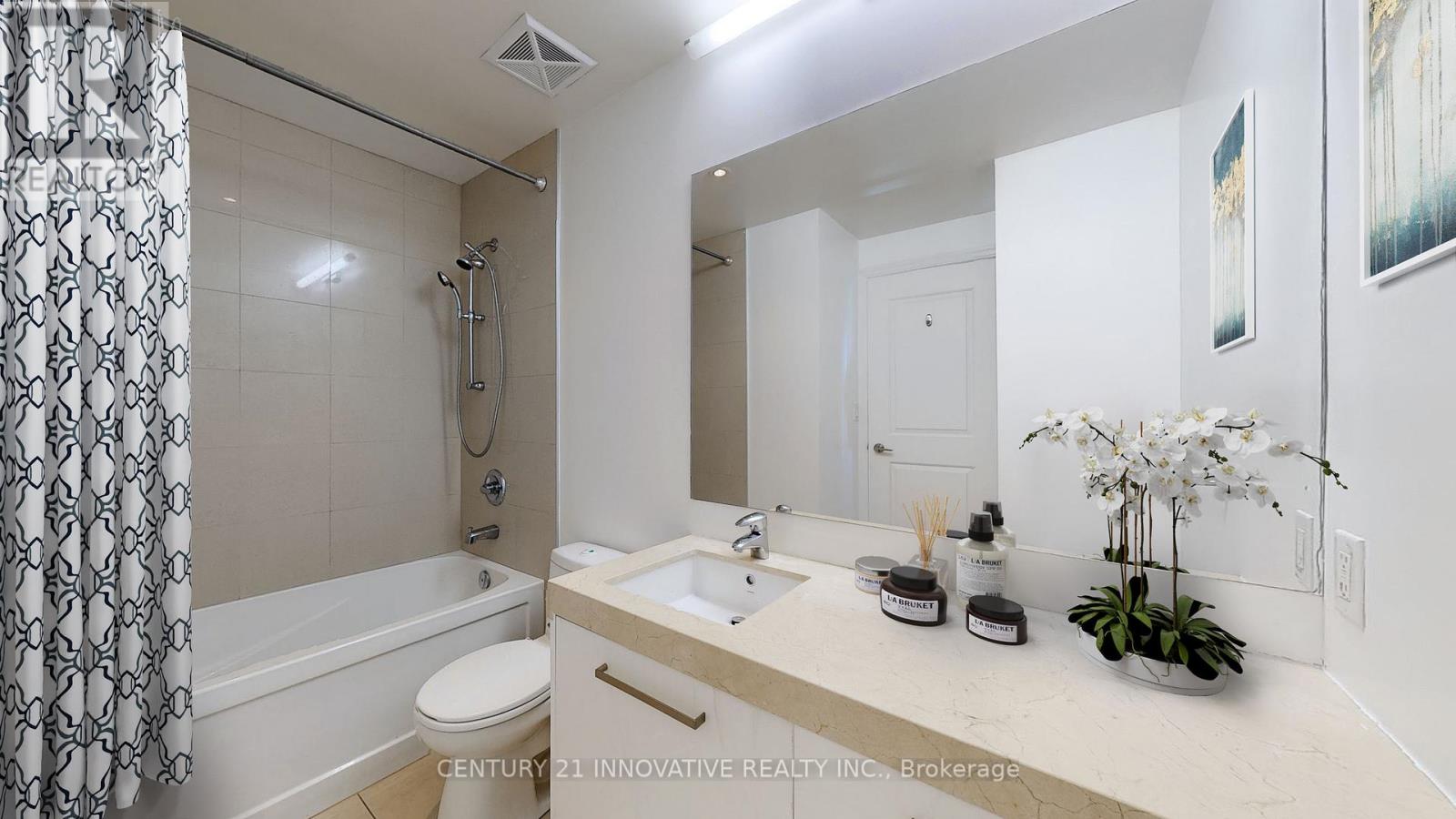 5105 - 8 The Esplanade Avenue, Toronto, Ontario  M5E 0A6 - Photo 8 - C12423710