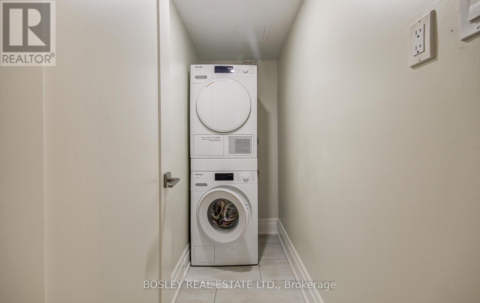 702 - 62 Wellesley Street W, Toronto, Ontario  M5S 2X3 - Photo 35 - C12423758