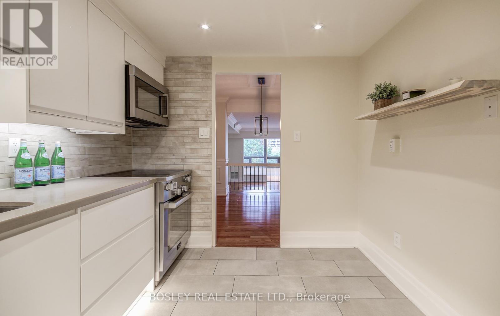 702 - 62 Wellesley Street W, Toronto, Ontario  M5S 2X3 - Photo 7 - C12423758