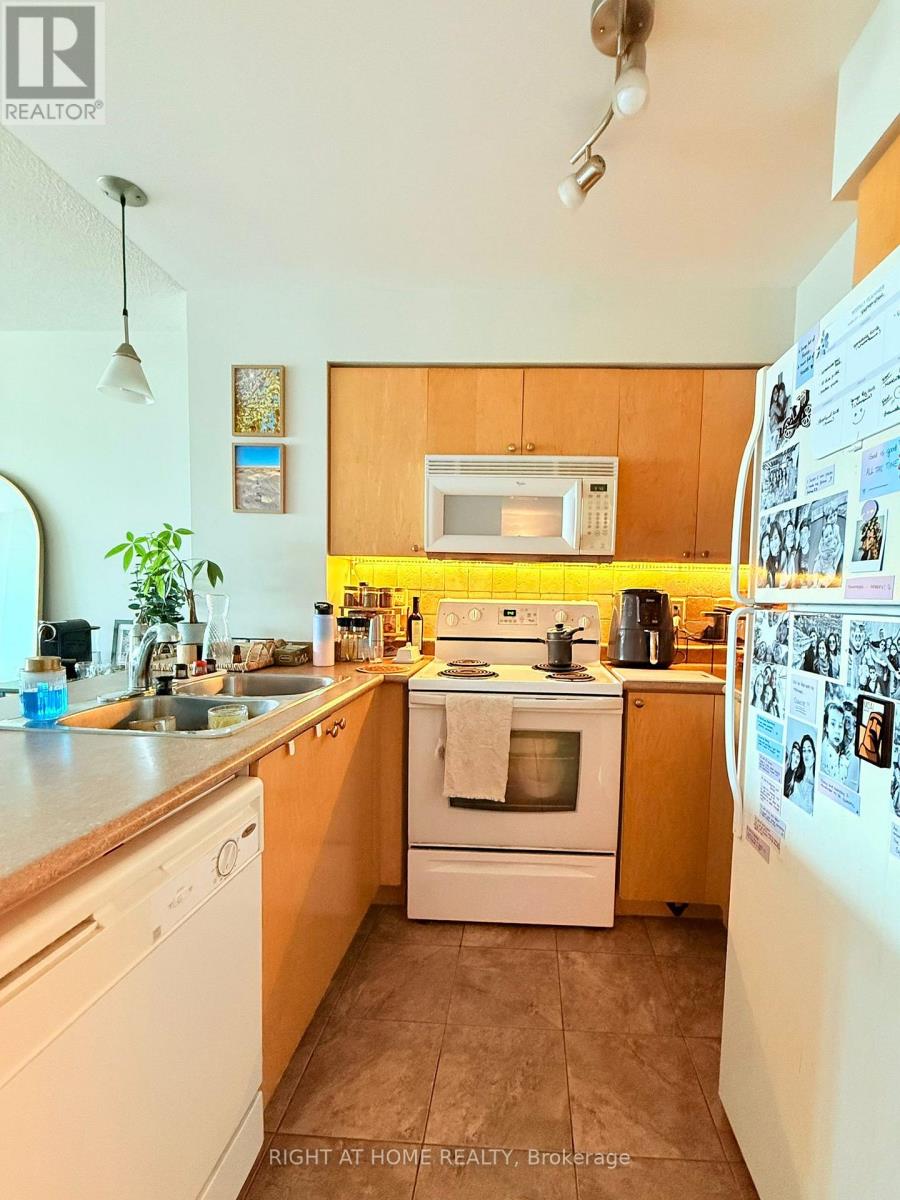 809 - 18 Yonge Street, Toronto, Ontario  M5E 1Z8 - Photo 11 - C12423809