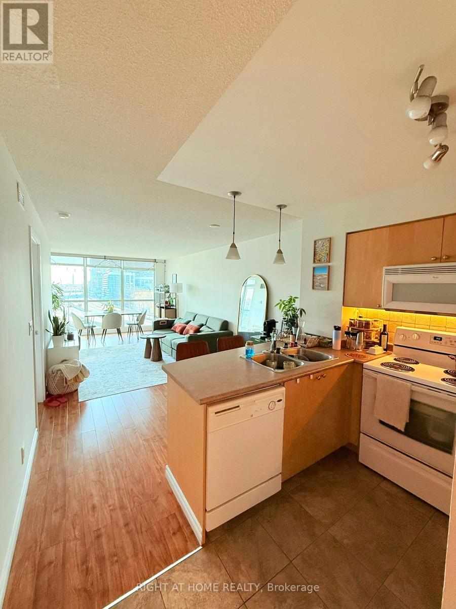 809 - 18 Yonge Street, Toronto, Ontario  M5E 1Z8 - Photo 12 - C12423809