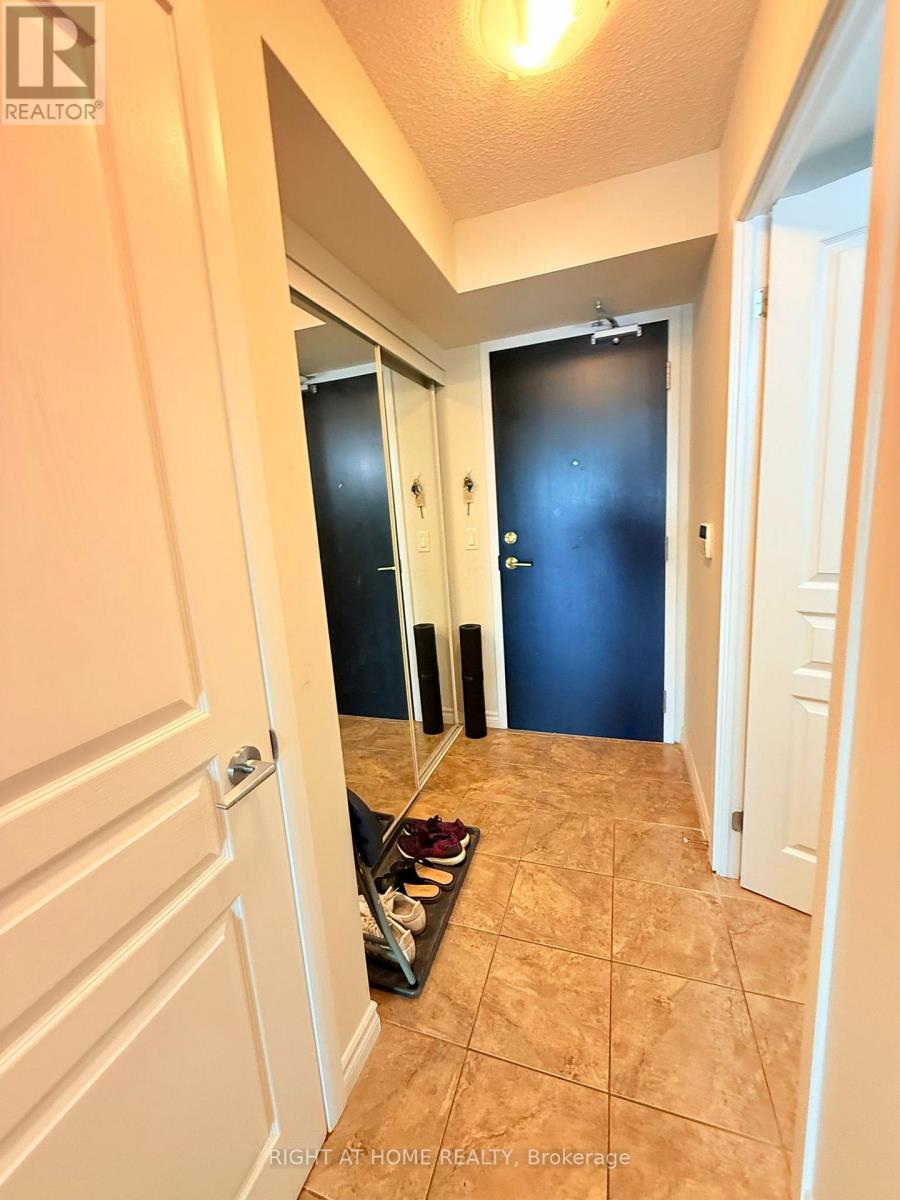809 - 18 Yonge Street, Toronto, Ontario  M5E 1Z8 - Photo 2 - C12423809