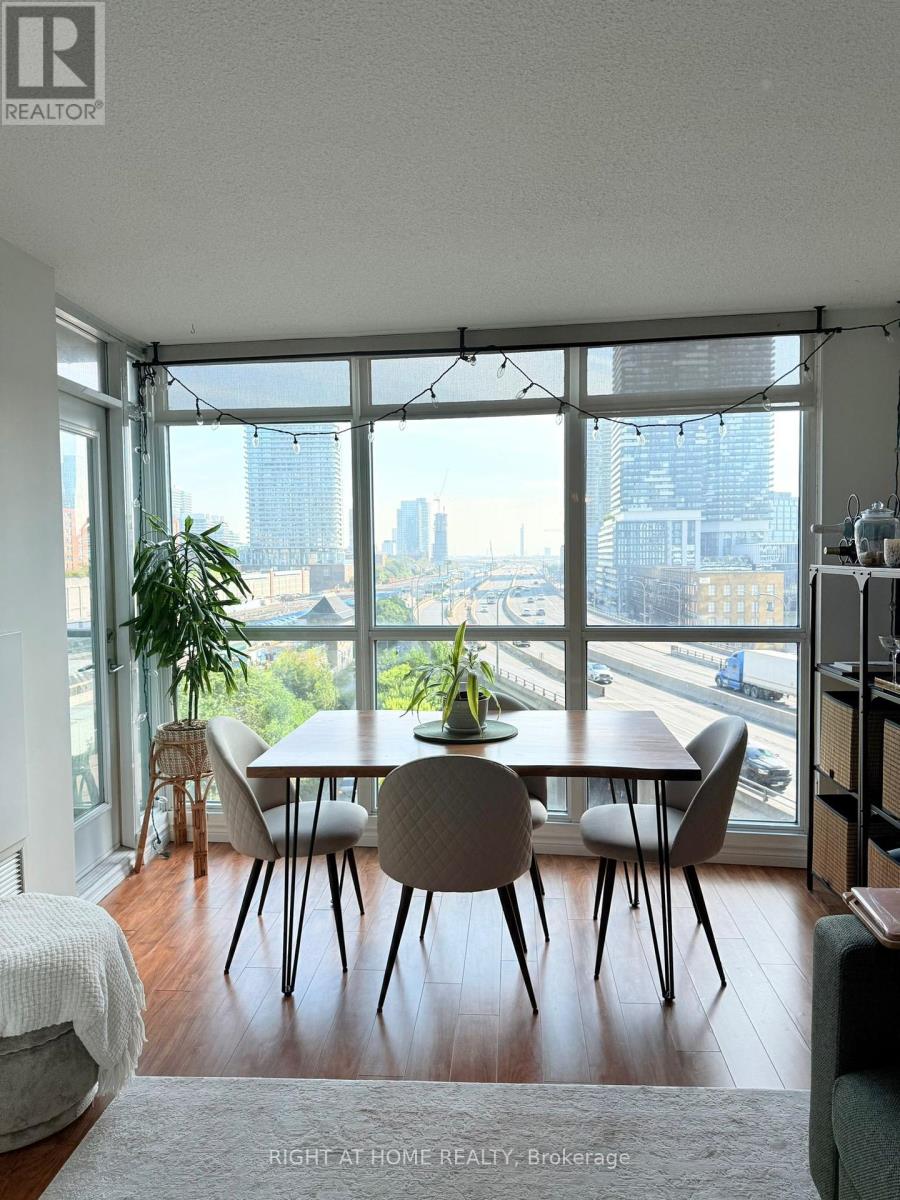 809 - 18 Yonge Street, Toronto, Ontario  M5E 1Z8 - Photo 7 - C12423809