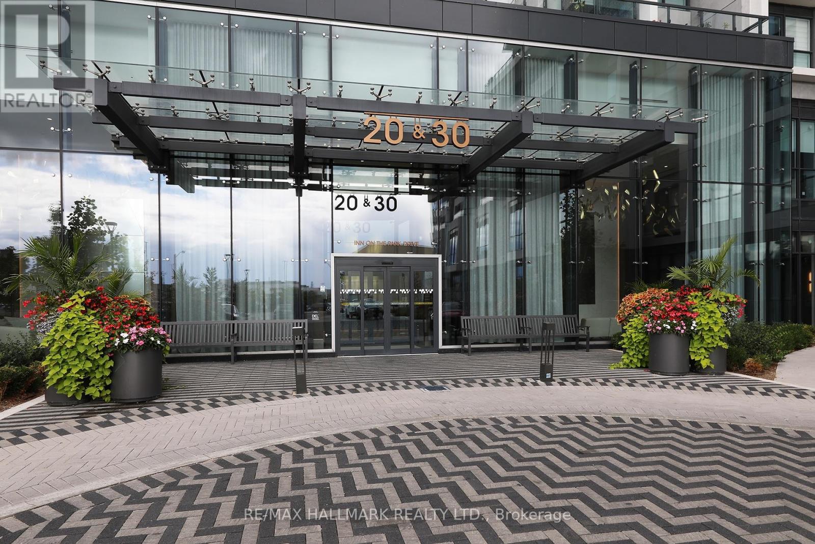 343 - 20 INN ON THE PARK DRIVE, Toronto, Ontario
