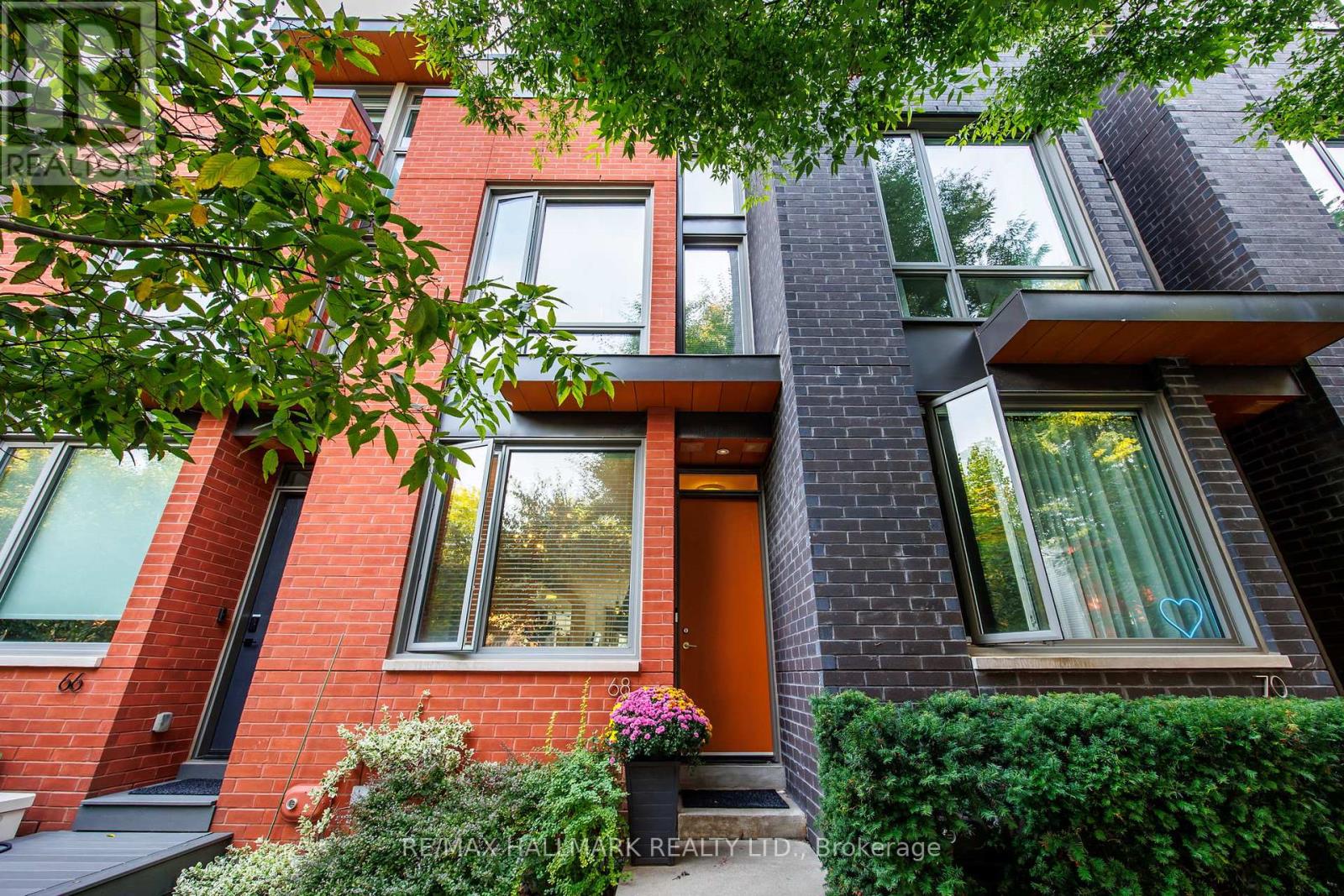 68 BOULTON AVENUE, Toronto, Ontario
