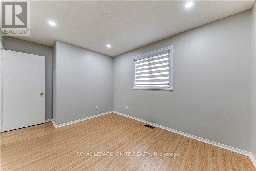 160 Twyn Rivers Drive, Pickering, Ontario  L1V 1E2 - Photo 16 - E12423829
