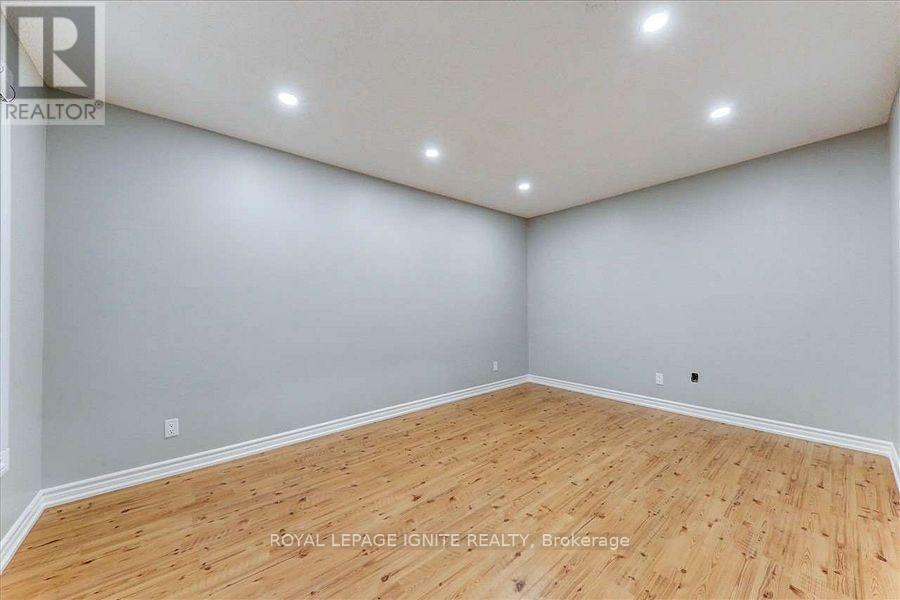 160 Twyn Rivers Drive, Pickering, Ontario  L1V 1E2 - Photo 3 - E12423829